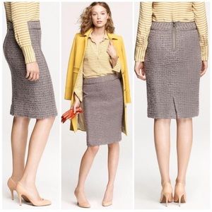 ❤️❤️ J.Crew
Gray Pencil In Metallic Bouclé Skirt
